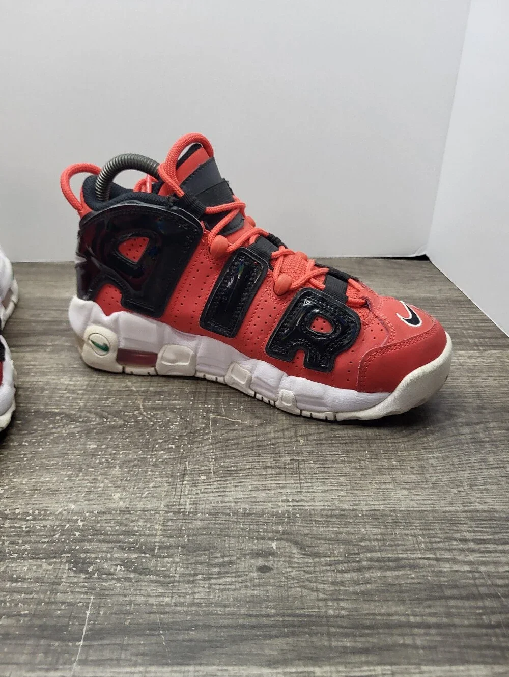 Nike Boys Air More Uptempo DV2205-600 Red Basketball Shoes Sneakers Size 5 Y